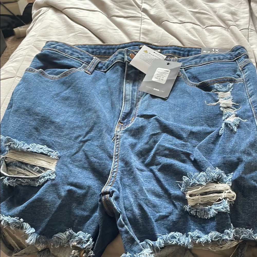 Fashion Nova Blue Ankle Cropped Jeans